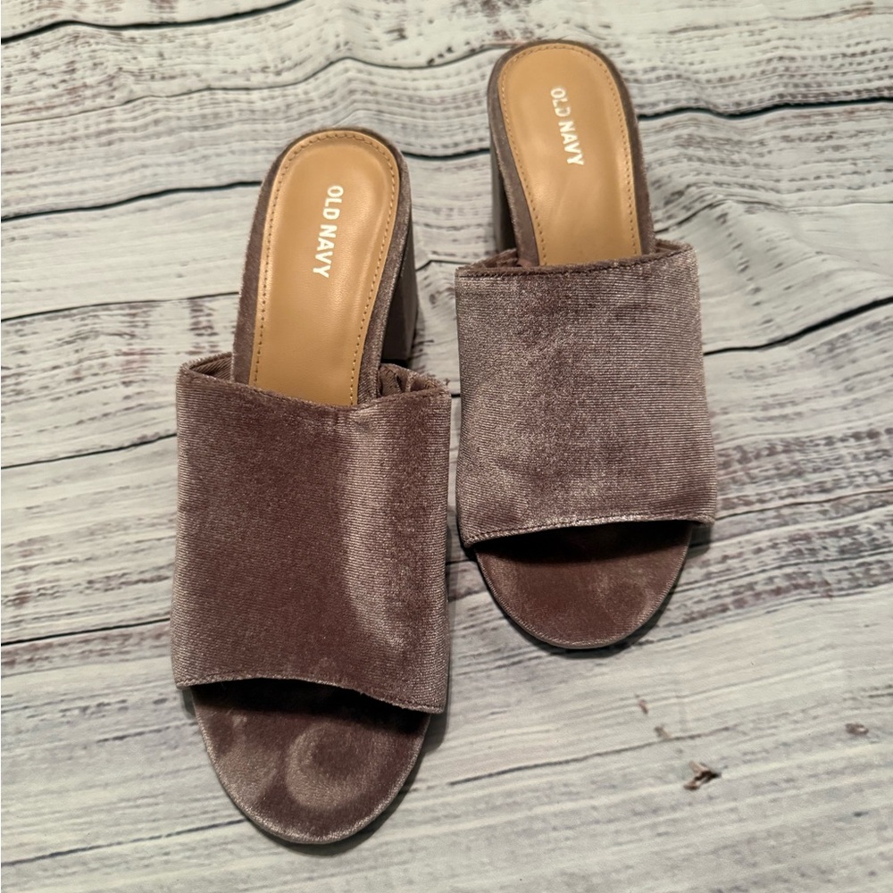 Pre-loved | Old Navy Velvet Mules | Womens 8